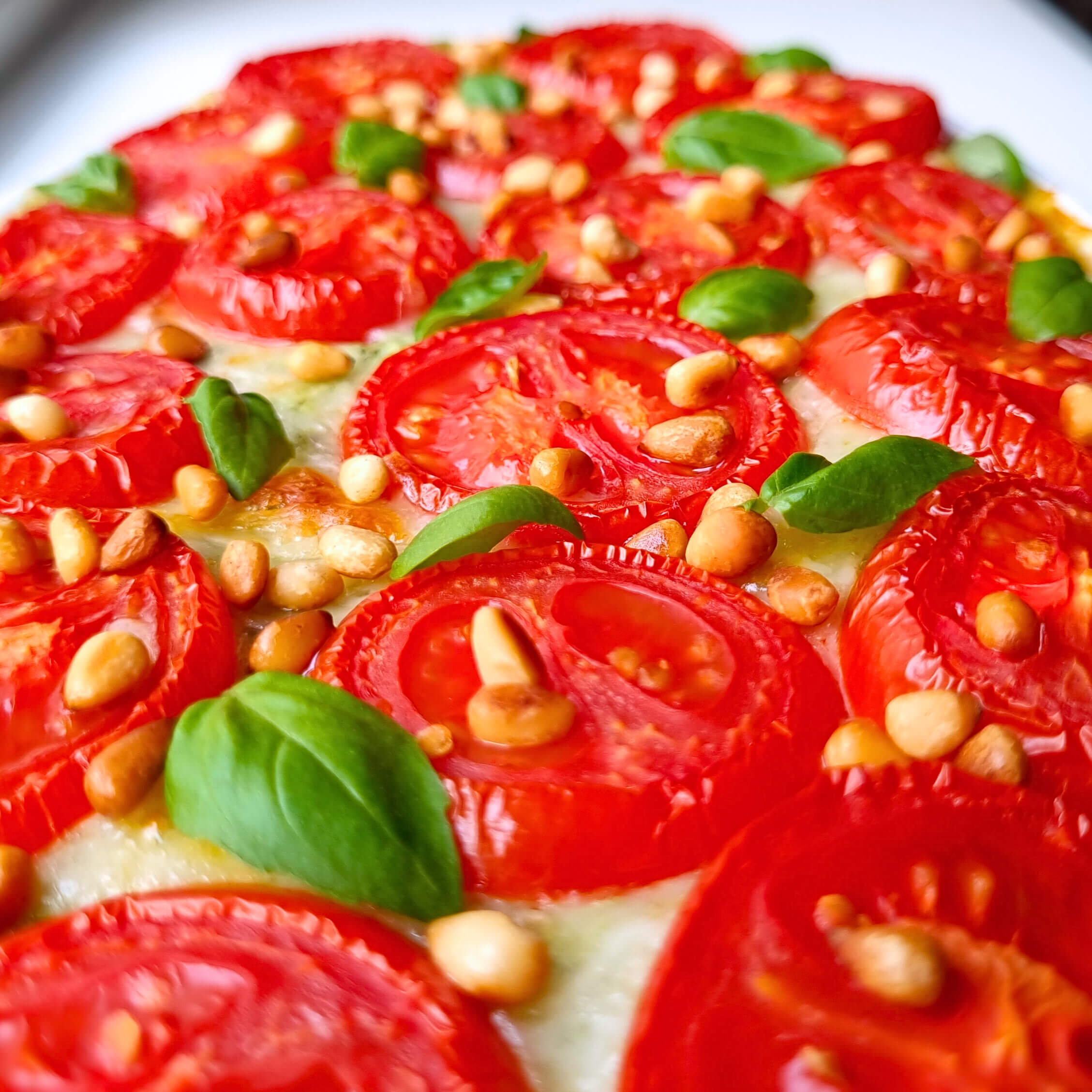 Caprese lasagne mozzarella, pesto & zoete trostomaatjes