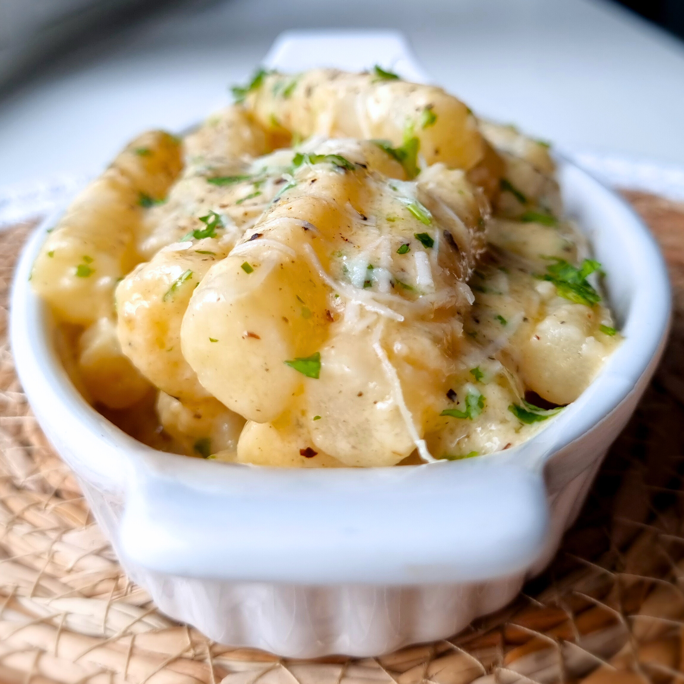 Schorseneren in romige Pecorino Romano kaassaus