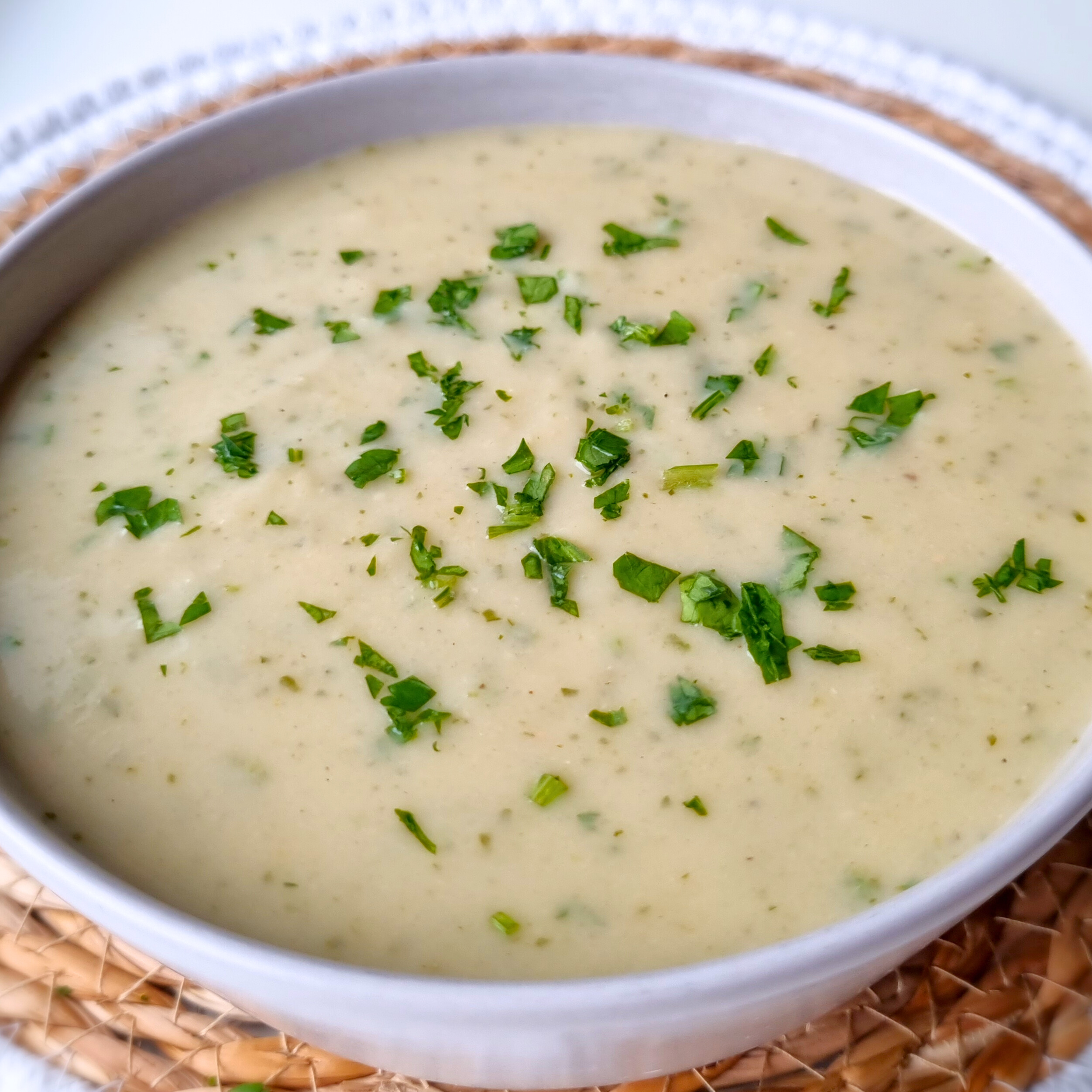 Eiwitrijke, slanke maaltijdsoep met witte bonen & broccoli (260 kcal p.p.)