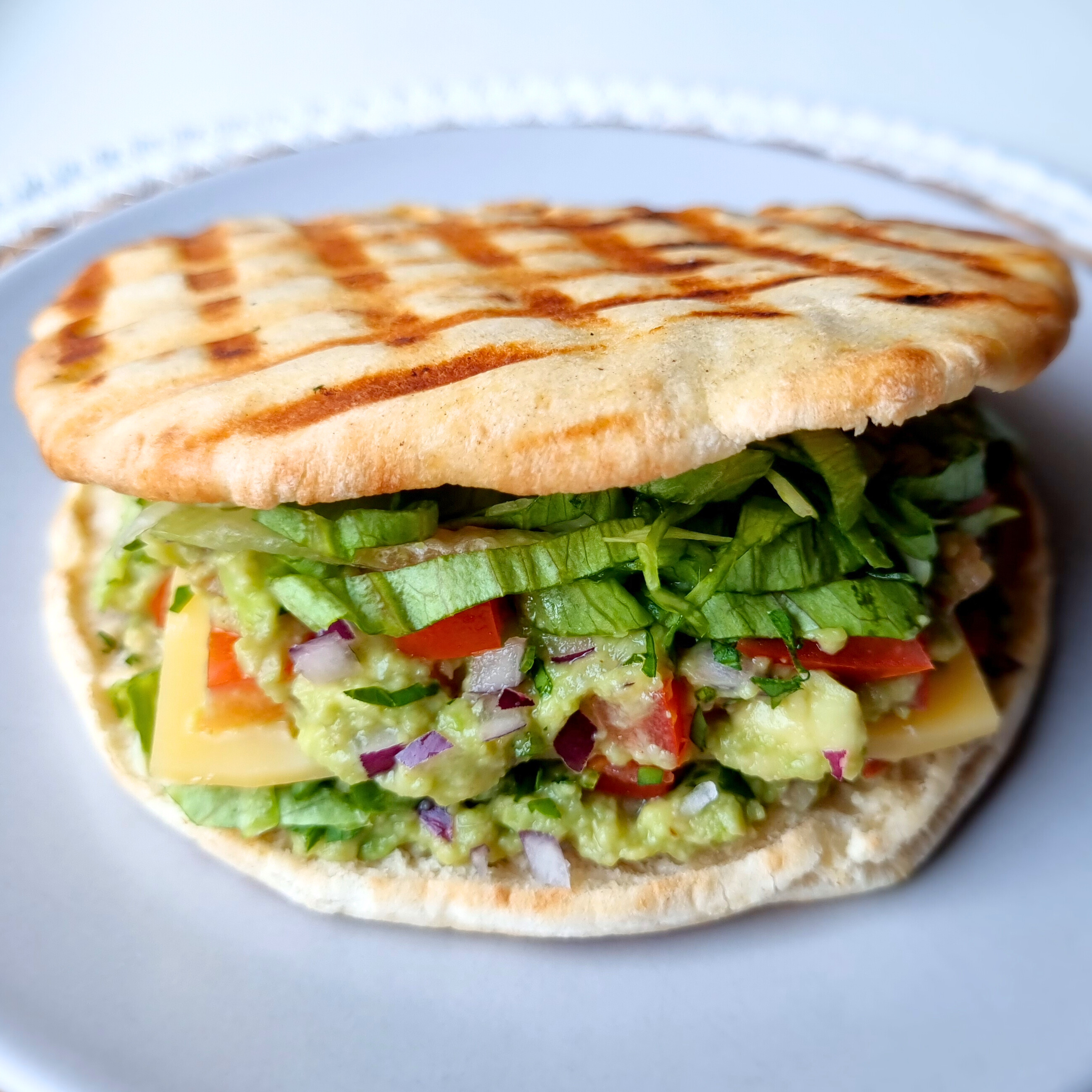 Pita oude kaas & guacamole