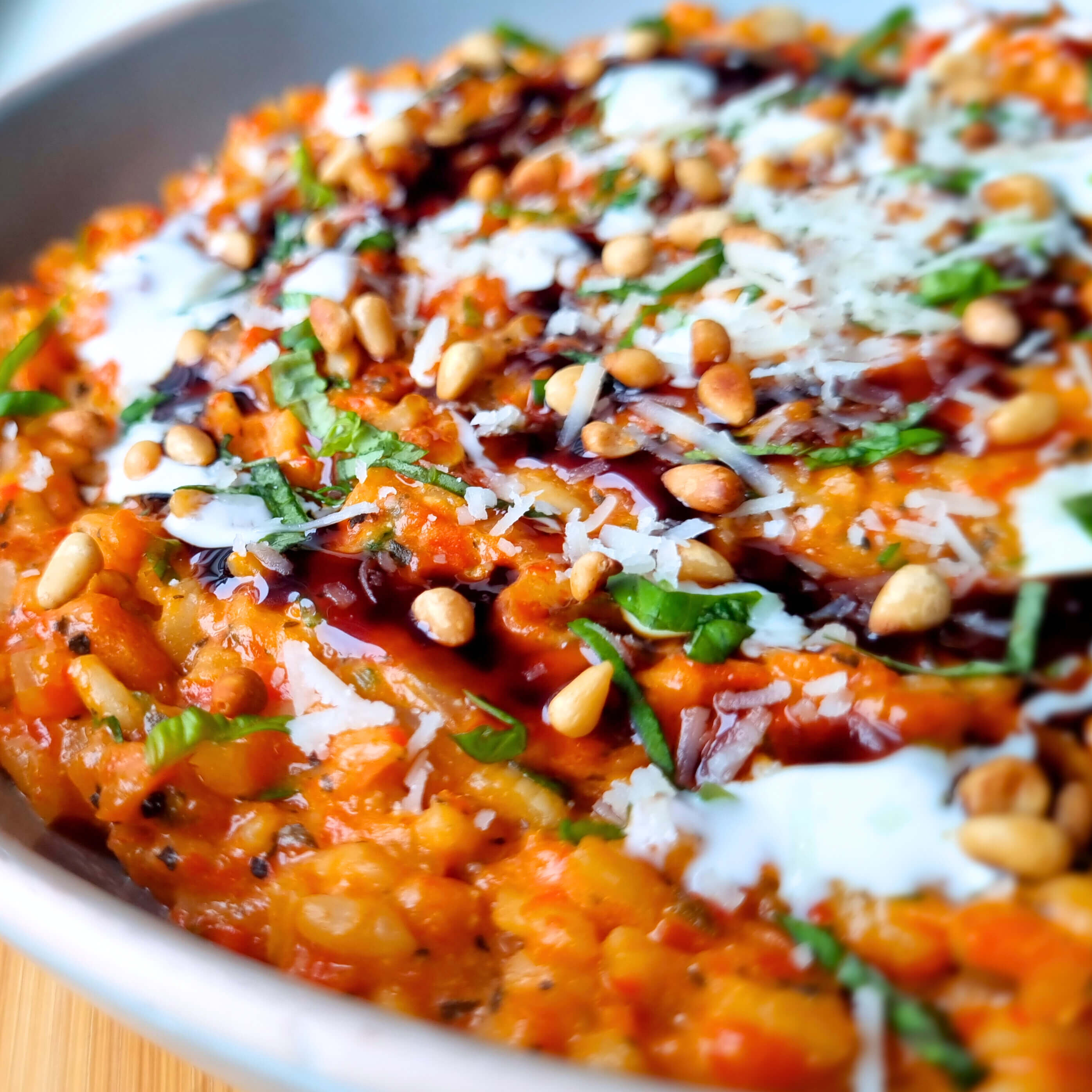 Geroosterde paprikarisotto met ricotta & basilicum